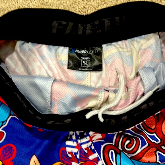 Flow Society Boys size Large shorts - Picture 3 of 3